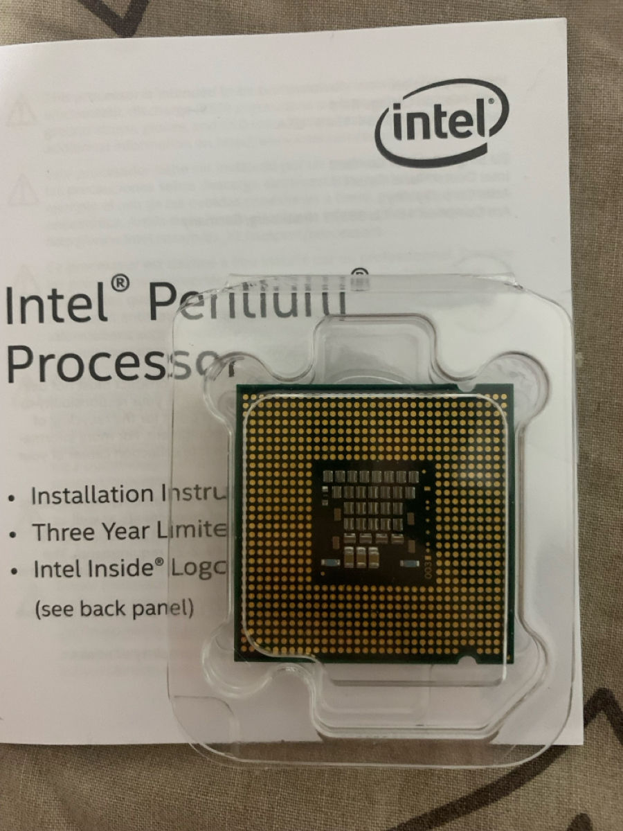 Vând procesor Intel