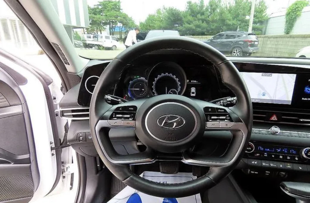 Hyundai Elantra foto 4