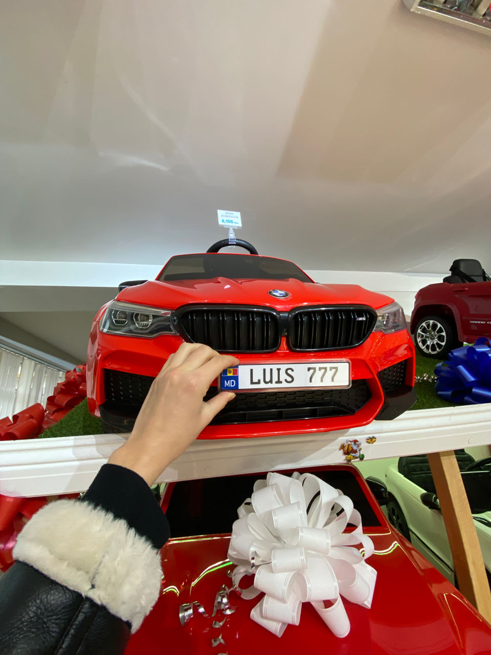 Număr personalizat pentru transportul copiilor pentru o mașină pentru copii foto 2