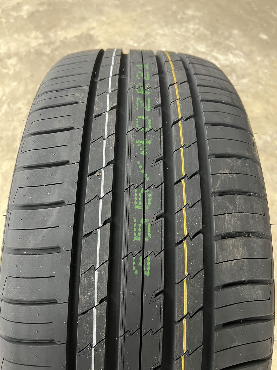 255/40 R21 Tracmax Xprivilo RS01/ Доставка, livrare toata Moldova foto 2