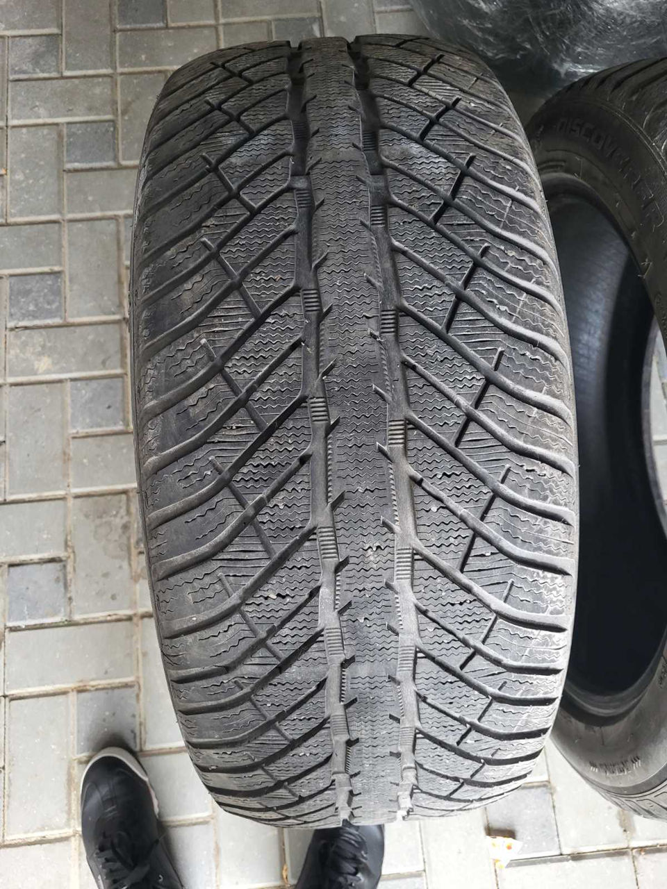R20-275/45