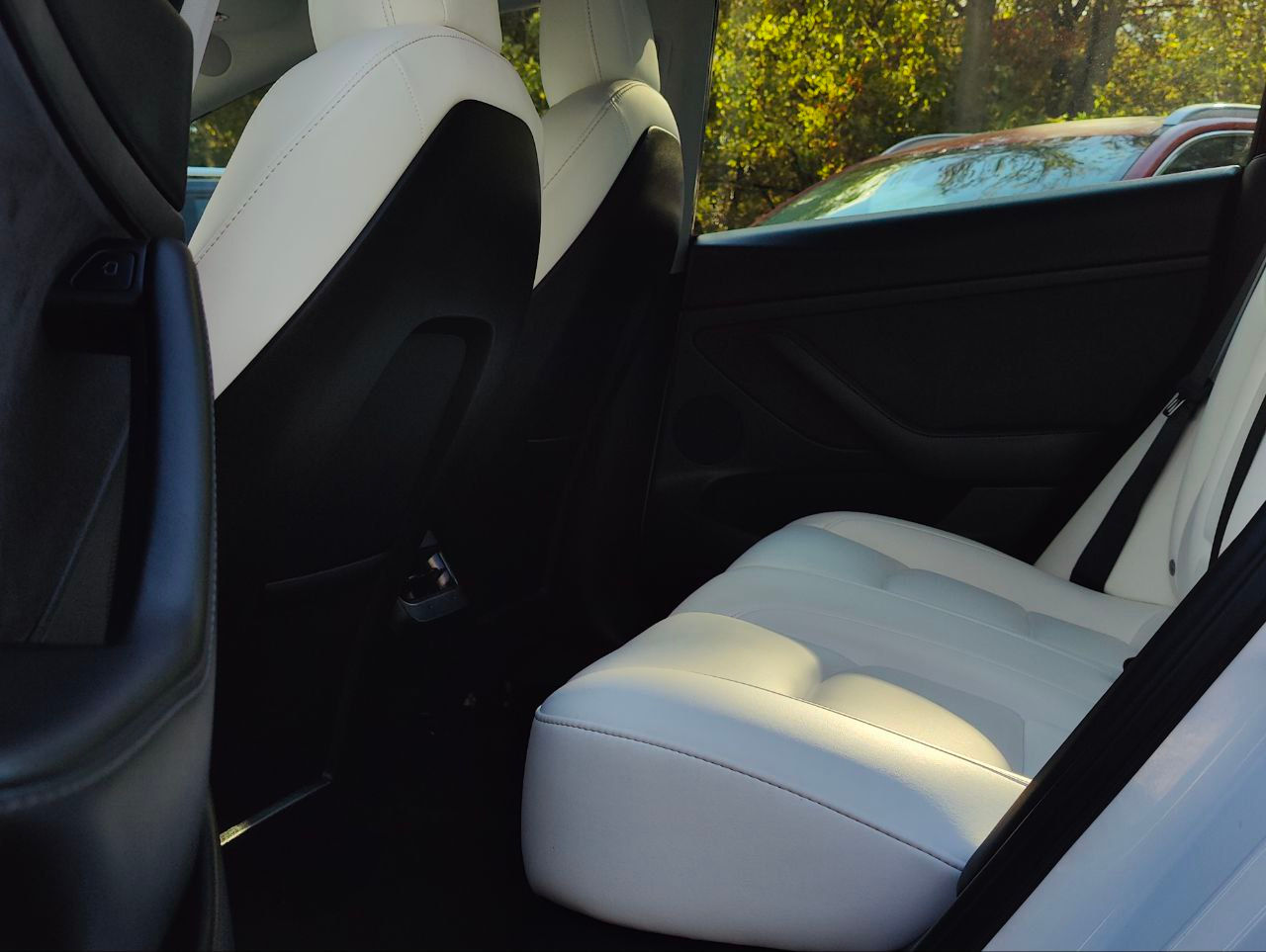 Tesla Model 3 фото 11