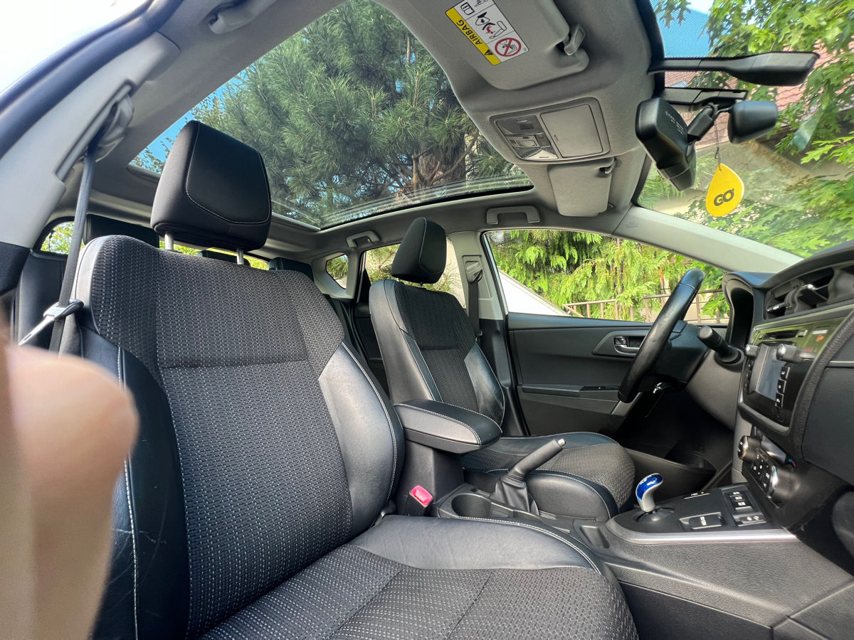 Toyota Auris foto 8