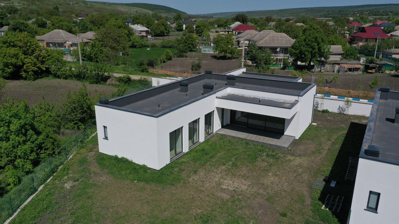 Casă în stil Hi-Tech