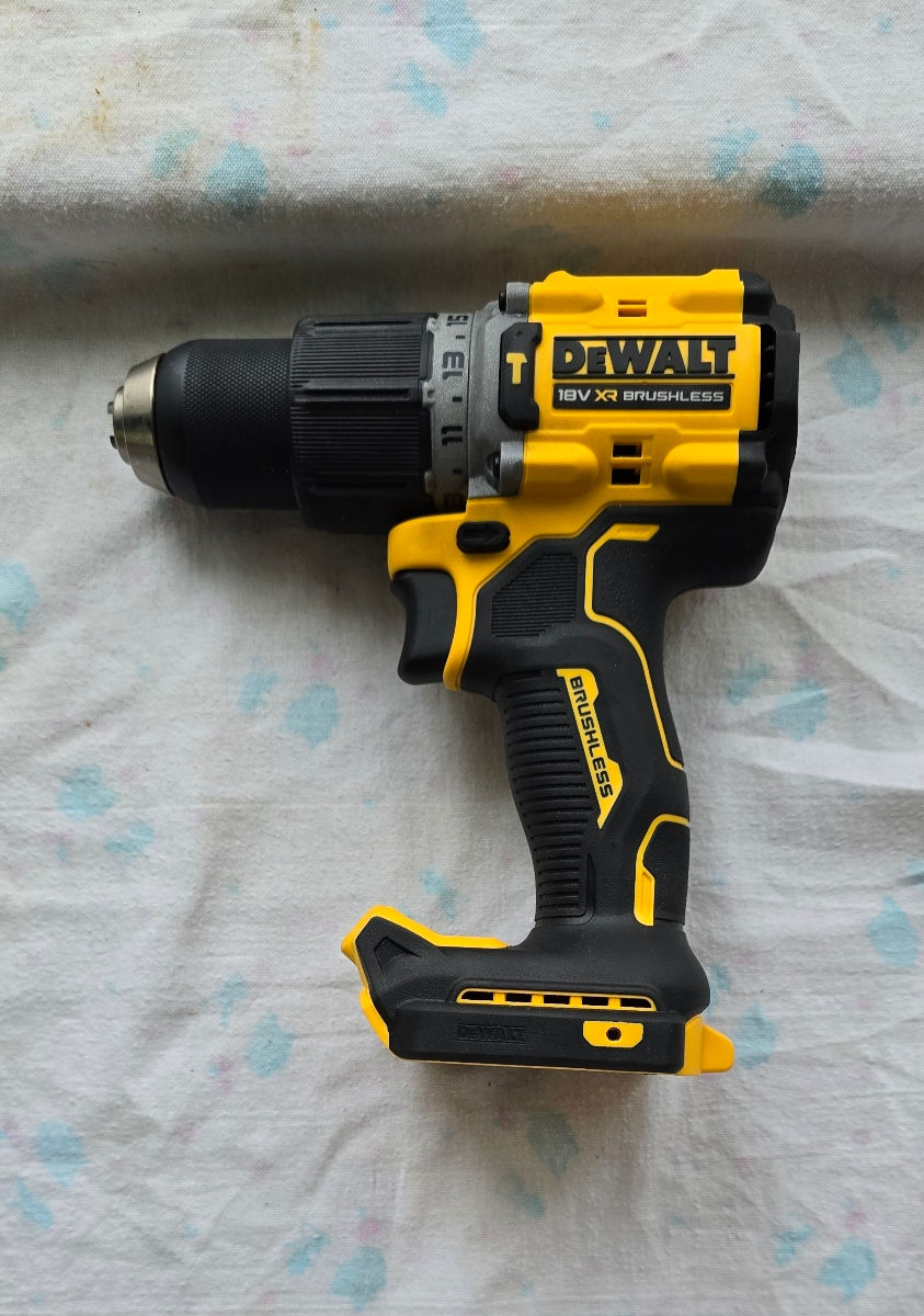 Dewalt DCD805 (mașină de găurit și înșurubat) foto 1