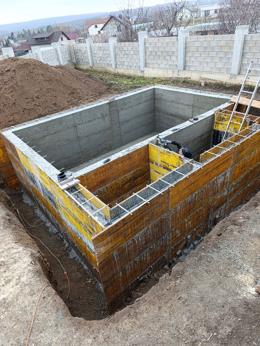 Constructia caselor de la 0,lucrari de betonare foto 1