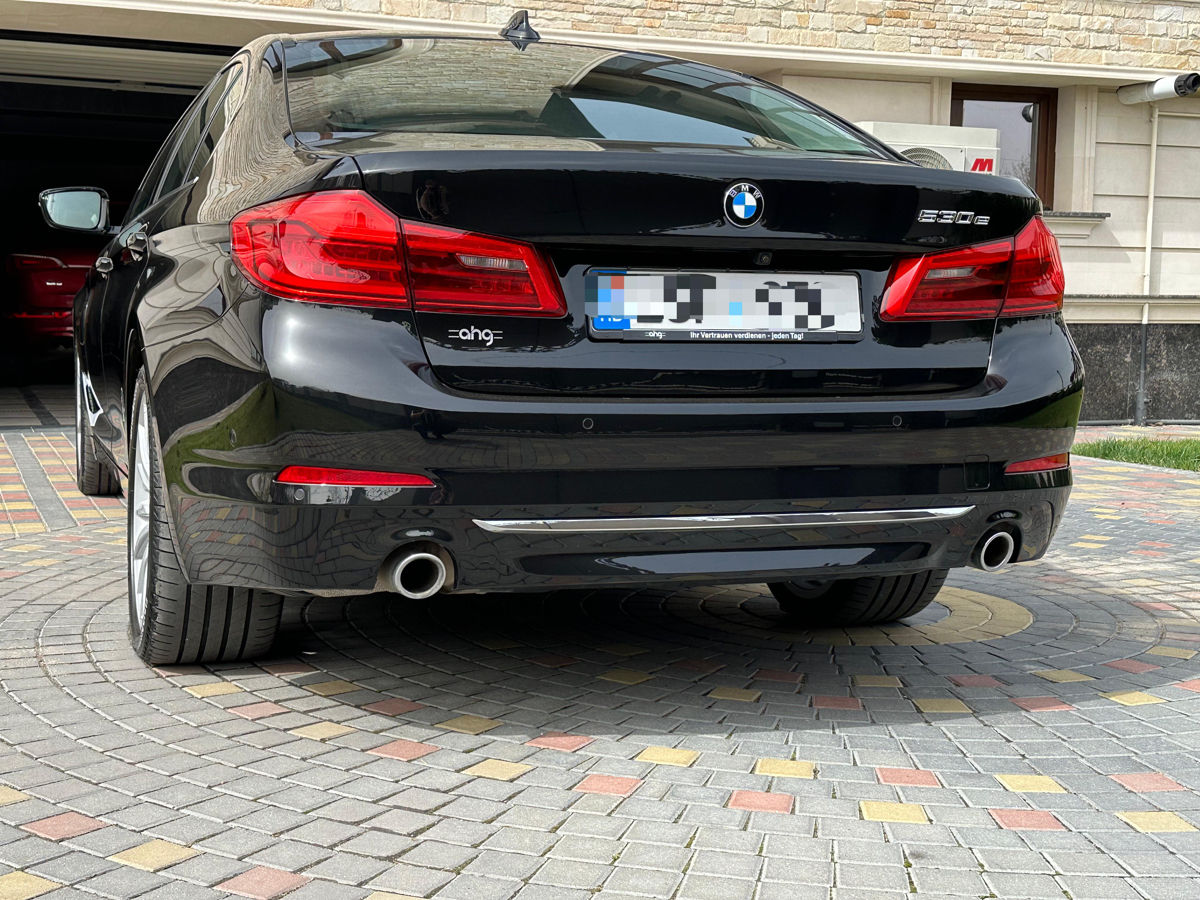 BMW 5 Series фото 0