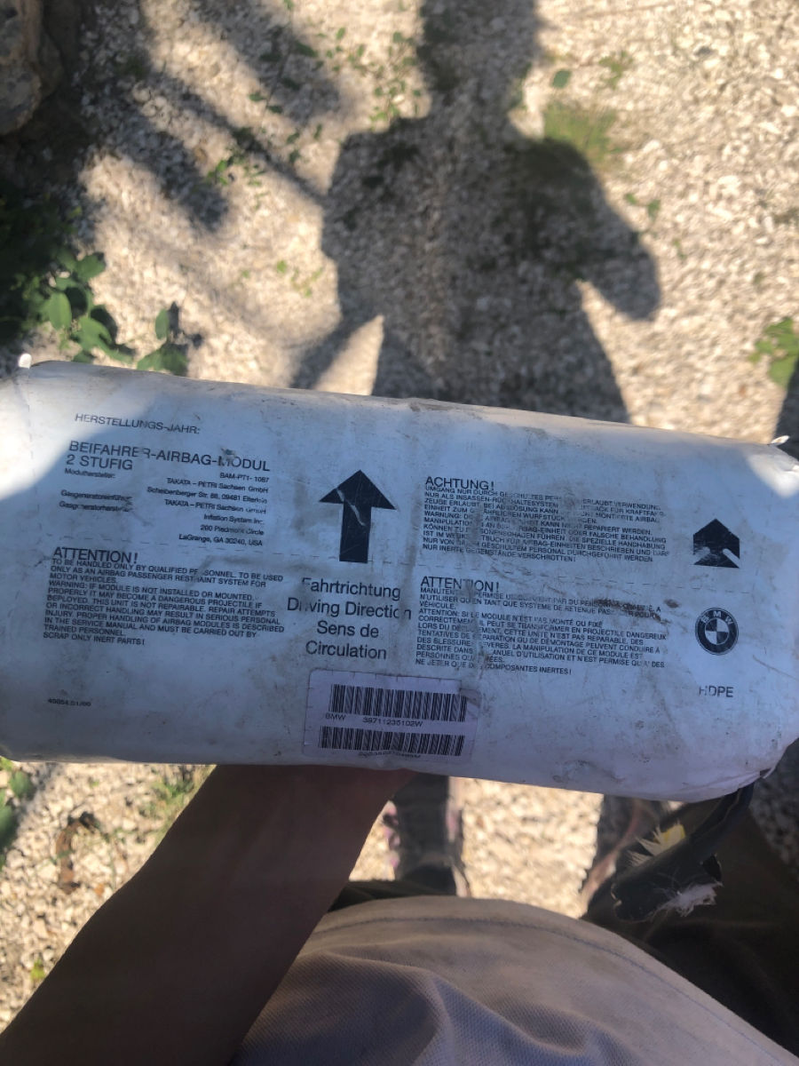 Modul airbag pasager fabricat de Takata - Petri Sachsen GmbH, cu marcaje pentru BMW. foto 0