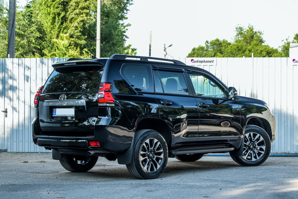 Toyota Land Cruiser Prado фото 2