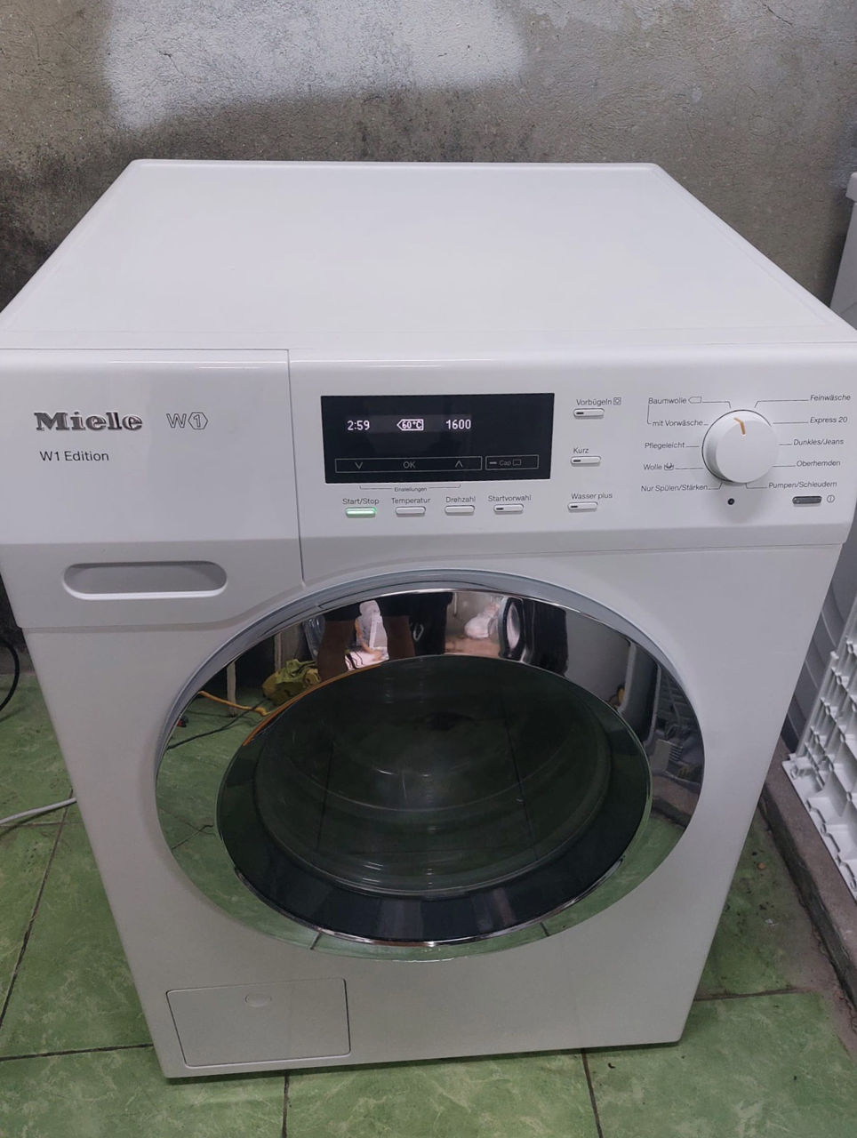 Стиральная машина Miele WKD 130 WPS идеальная из Германии!