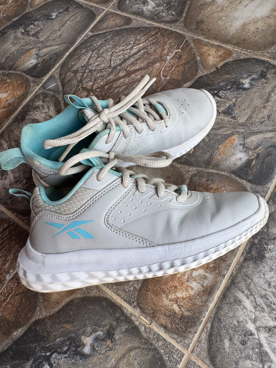 Ghete Reebok  foto 1