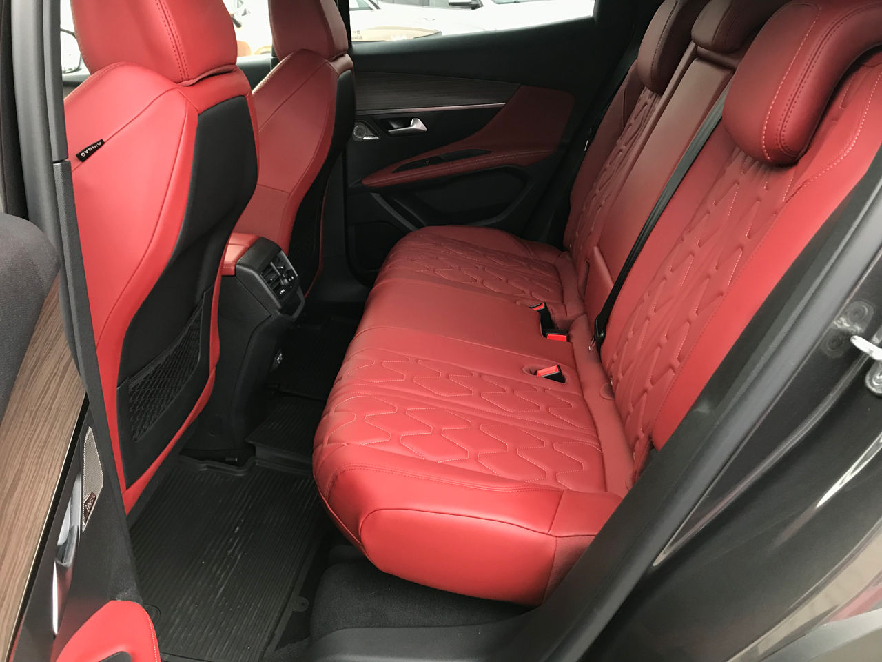 Peugeot 3008 foto 15