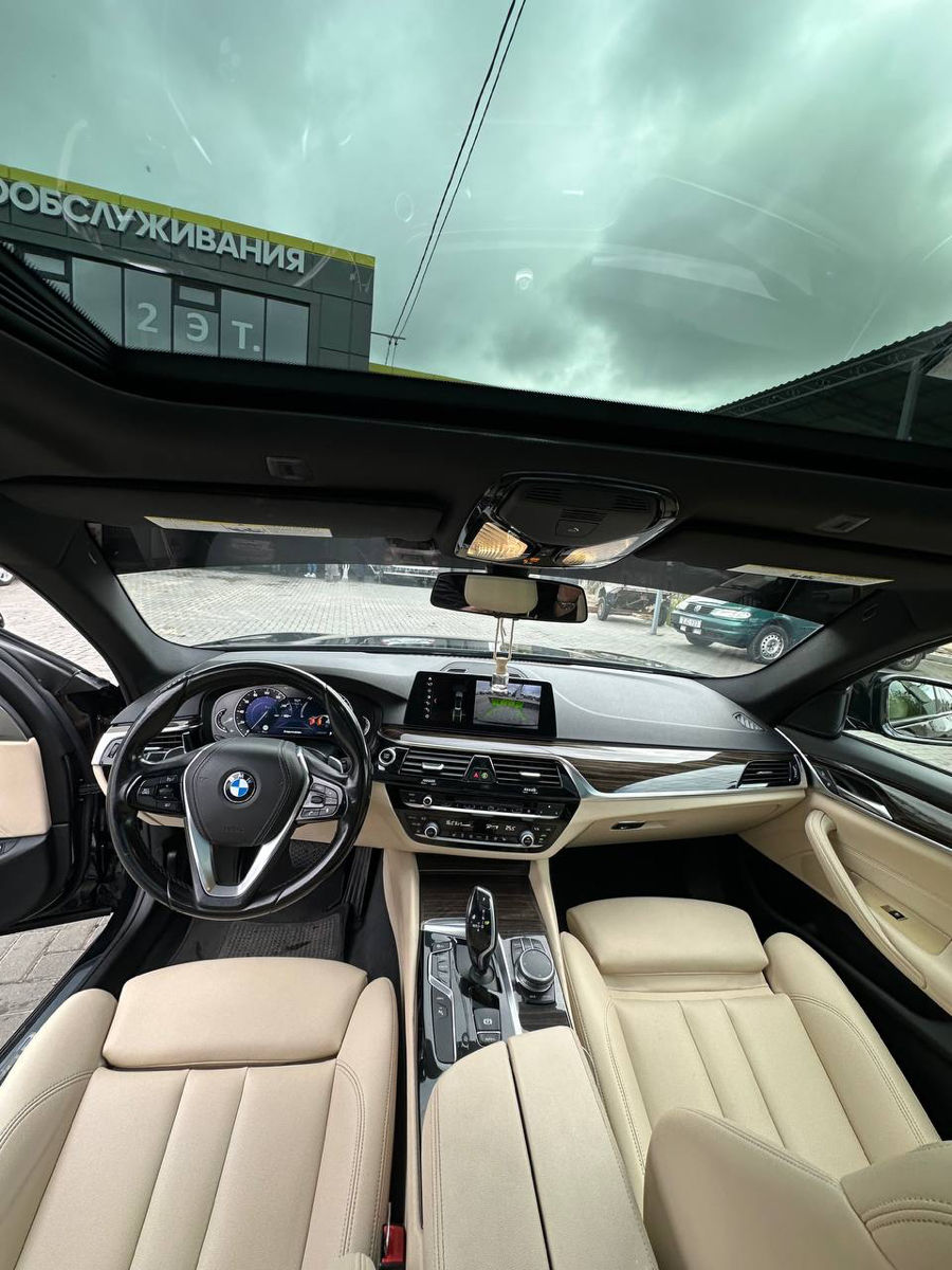 BMW 5 Series фото 3