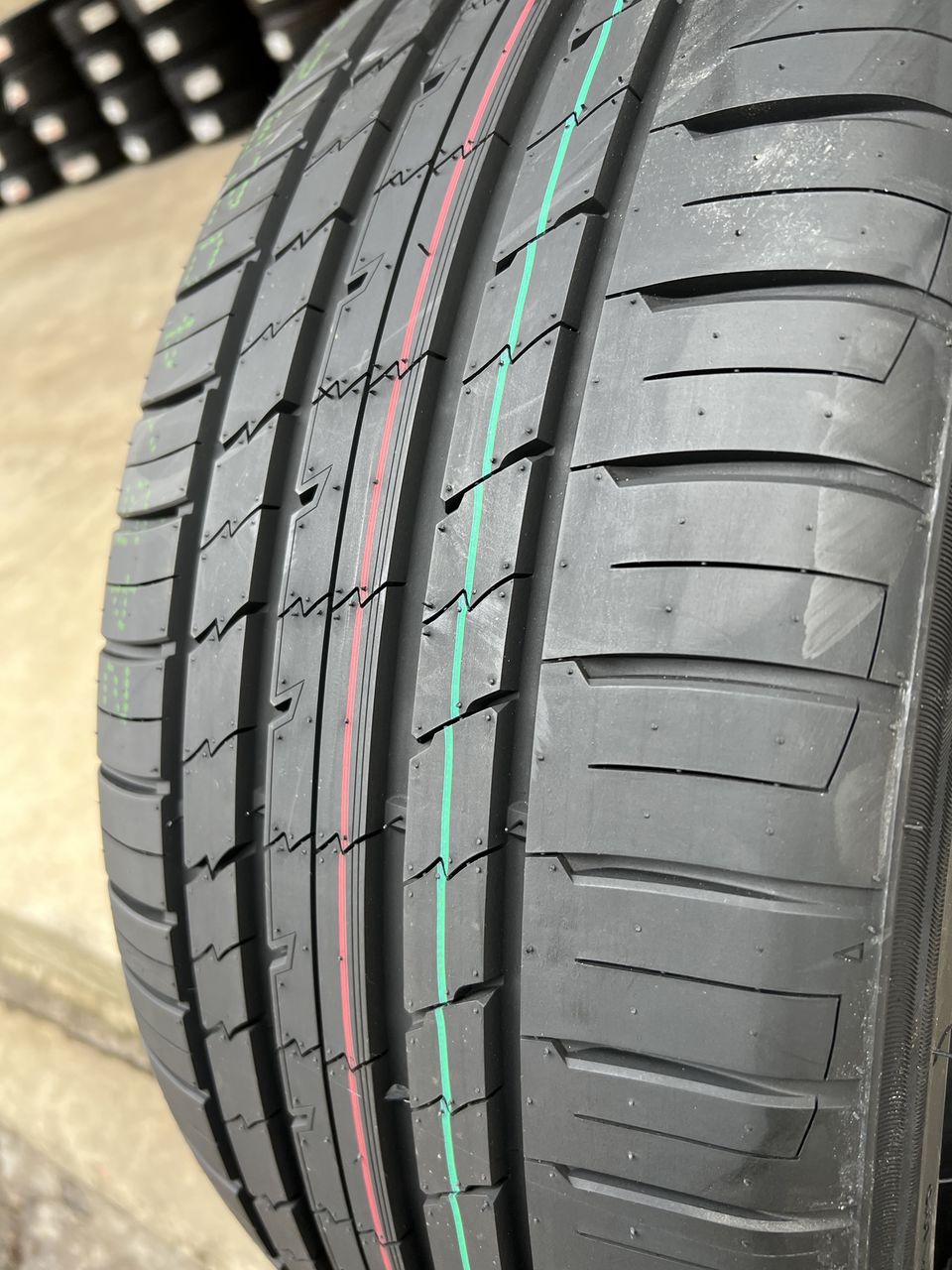 245/40 R21 Tracmax Xprivilo RS01+/ Доставка, livrare toata Moldova foto 3