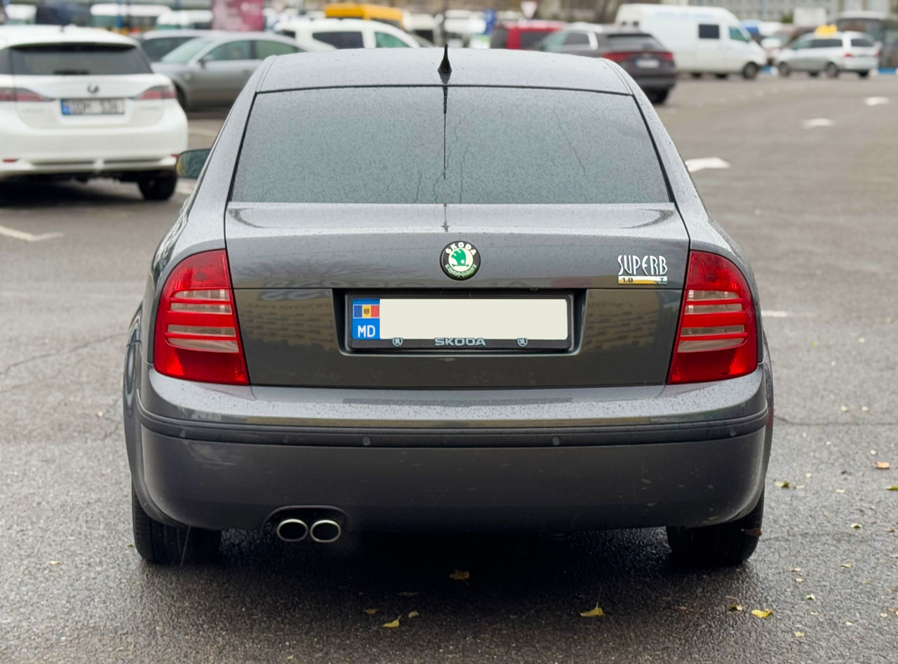 Skoda Superb foto 4