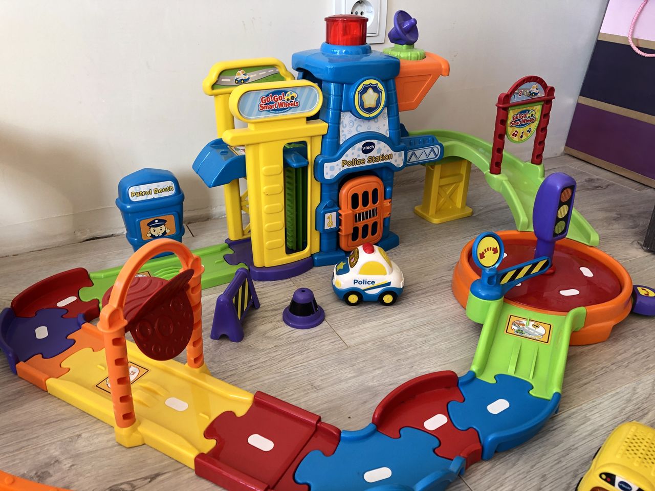 VTech полицейский участок, пожарная станция, гараж