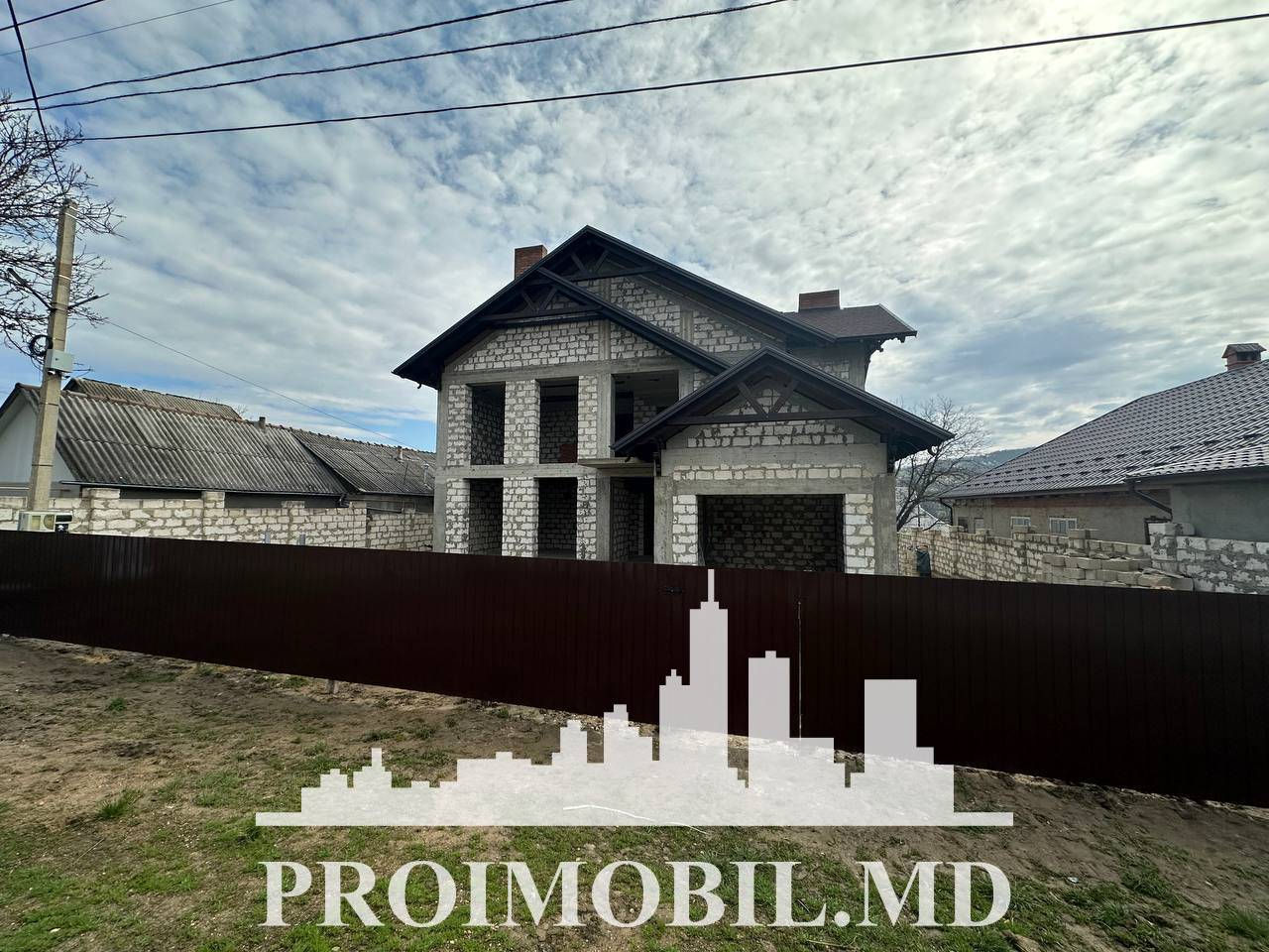 Casă spre vânzare cu 5 camere, 210 m2 în Suburbie, Straseni foto 1