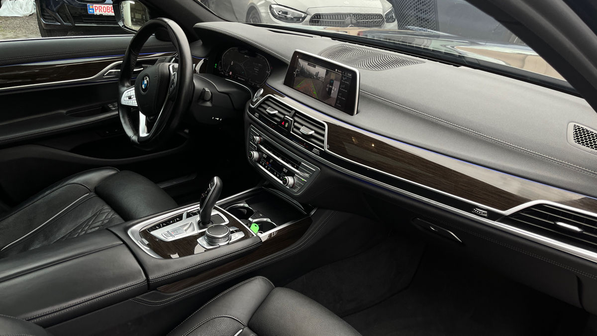 BMW 7 Series foto 6