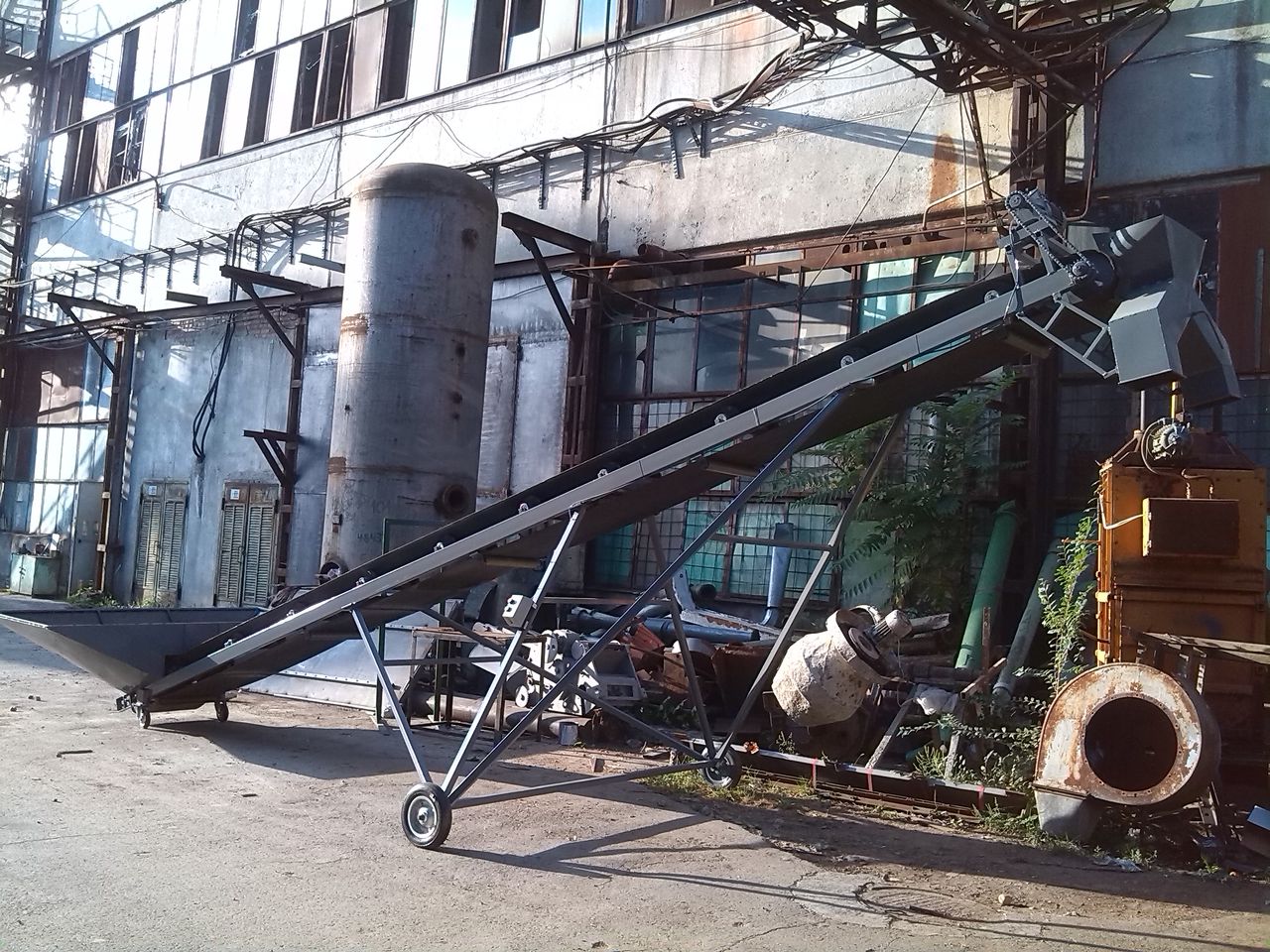 Изготовление:шнеки для зерна, ленточные транспортеры, нории ...