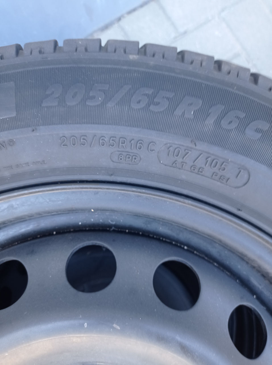 R16c 205/65 Michelin