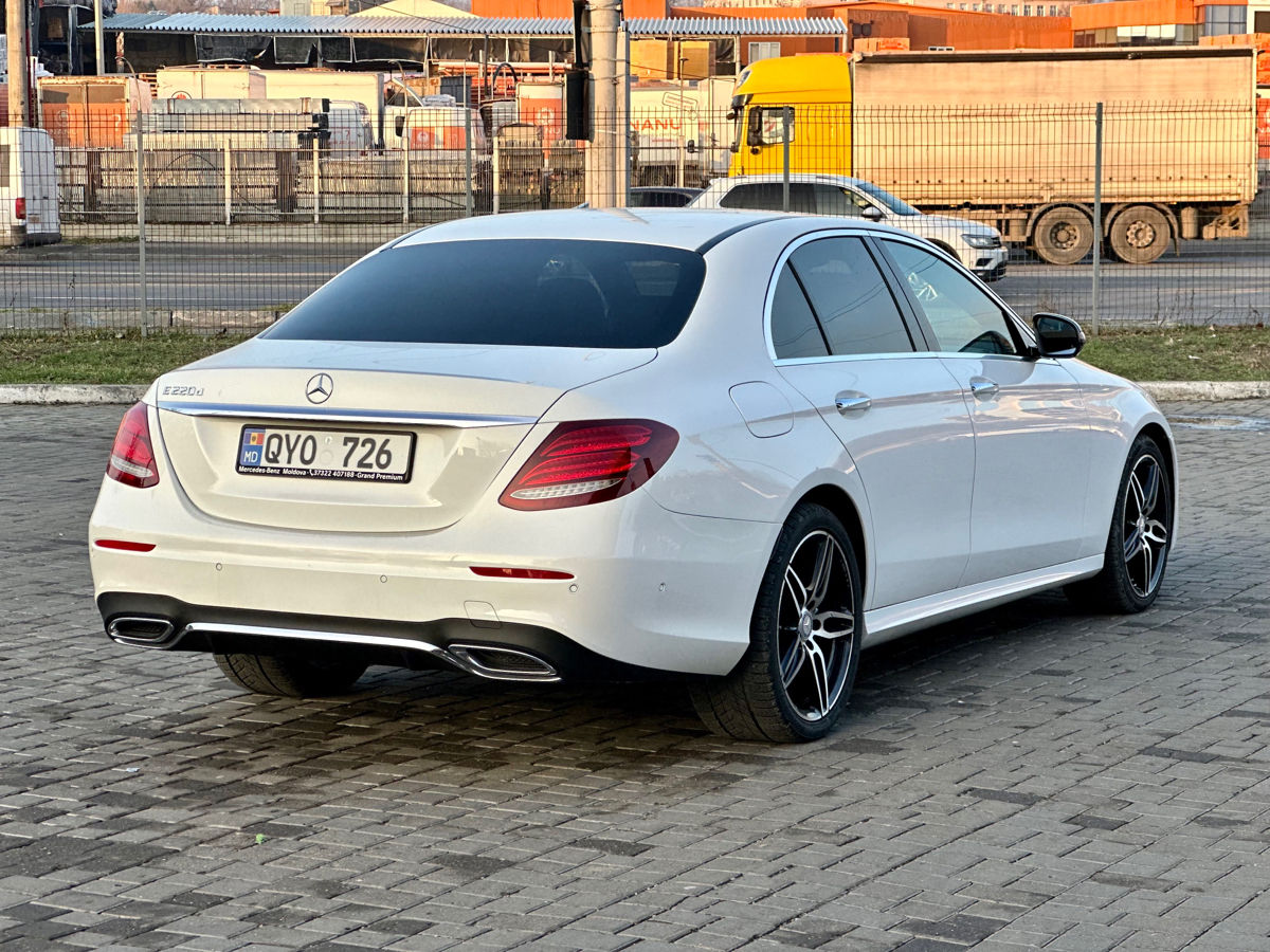 Mercedes E-Class foto 2