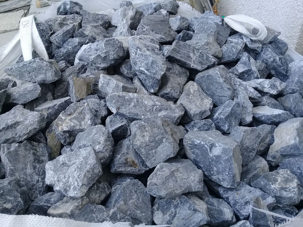 Piatra naturala , piatra decor, granit , marmura, gabioane, gard din piatra. foto 6