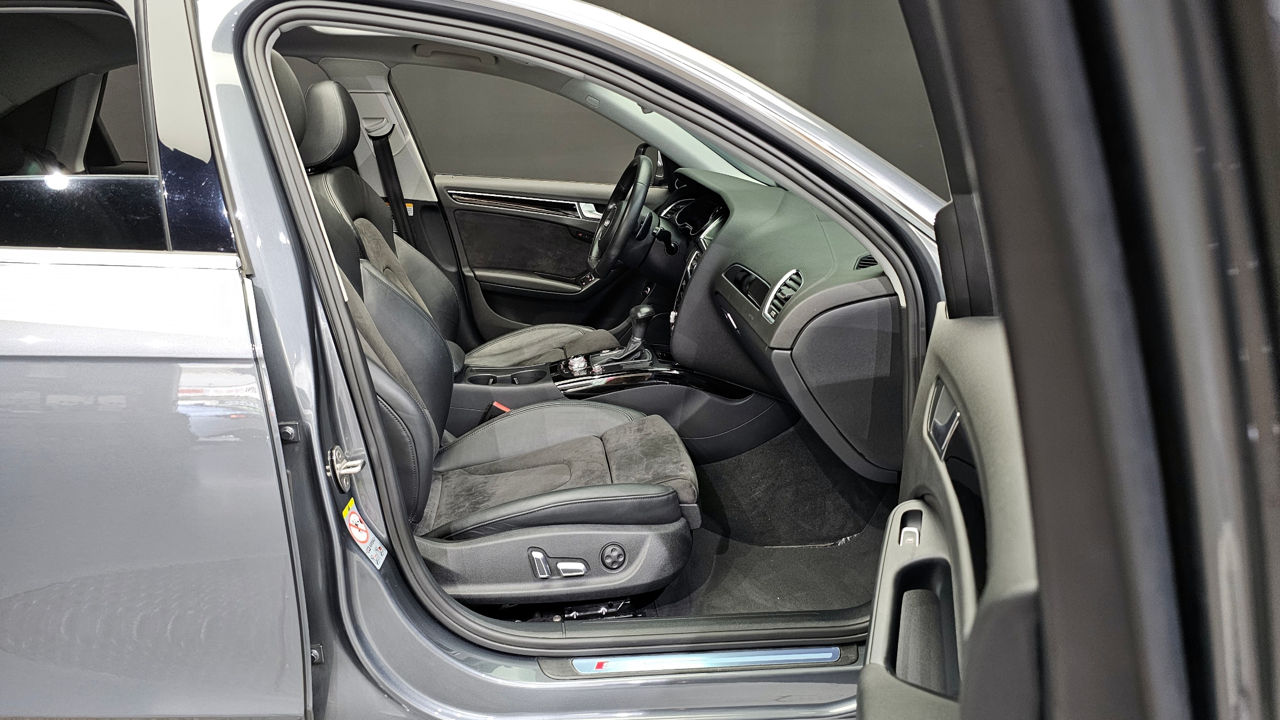 Audi A4 фото 12