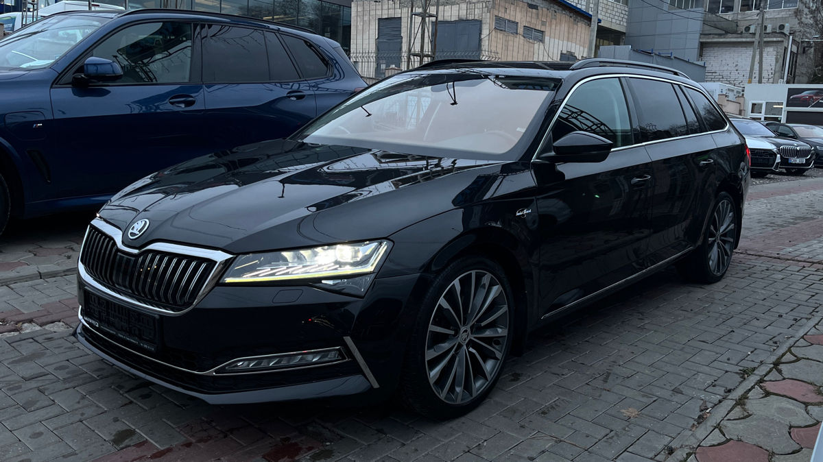 Skoda Superb foto 1