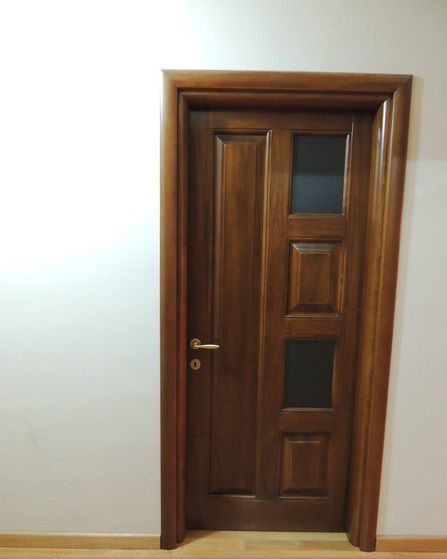 Produc și instalez usi de interior/exterior foto 8