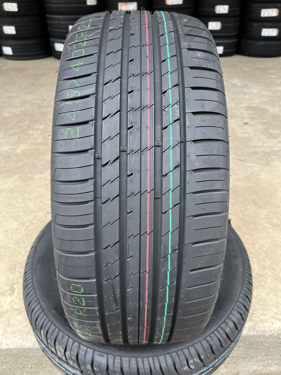 245/40 R21 Tracmax Xprivilo RS01+/ Доставка, livrare toata Moldova foto 0