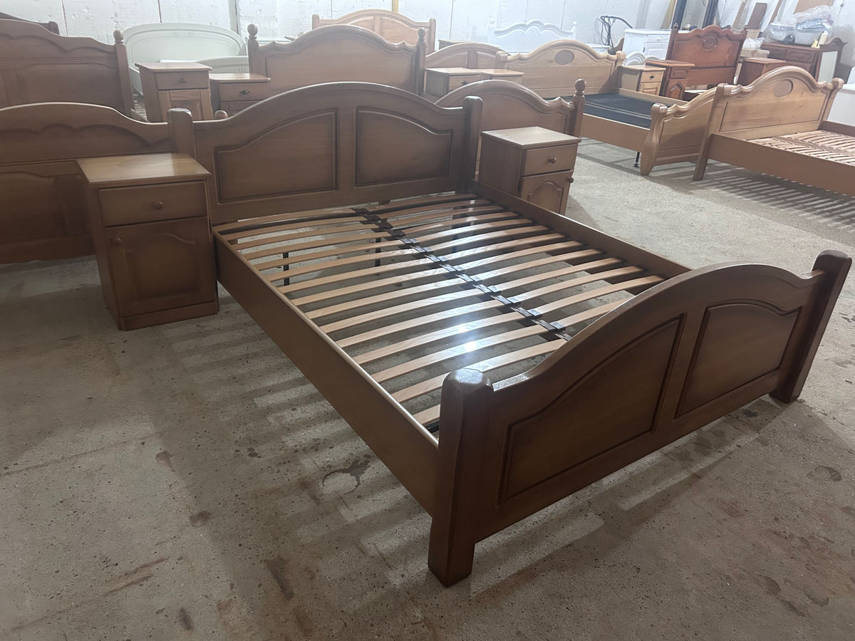 Vand dormitoare din lemn natural foto 1