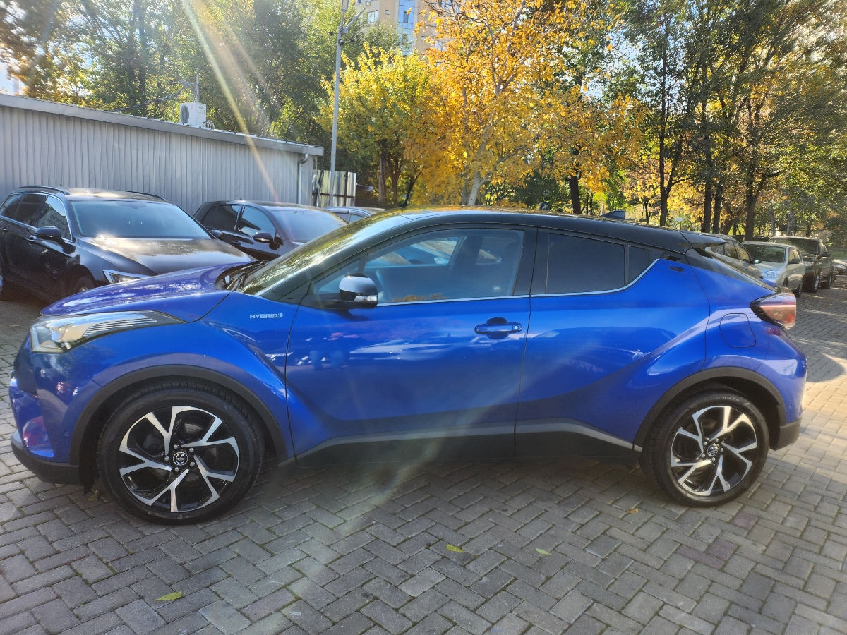 Toyota C-HR foto 11