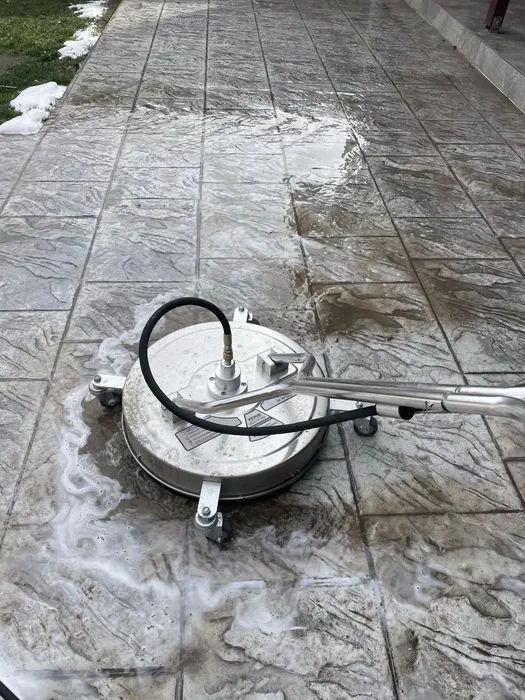 Spălare profesională curți, terase, pavaje și garduri foto 6