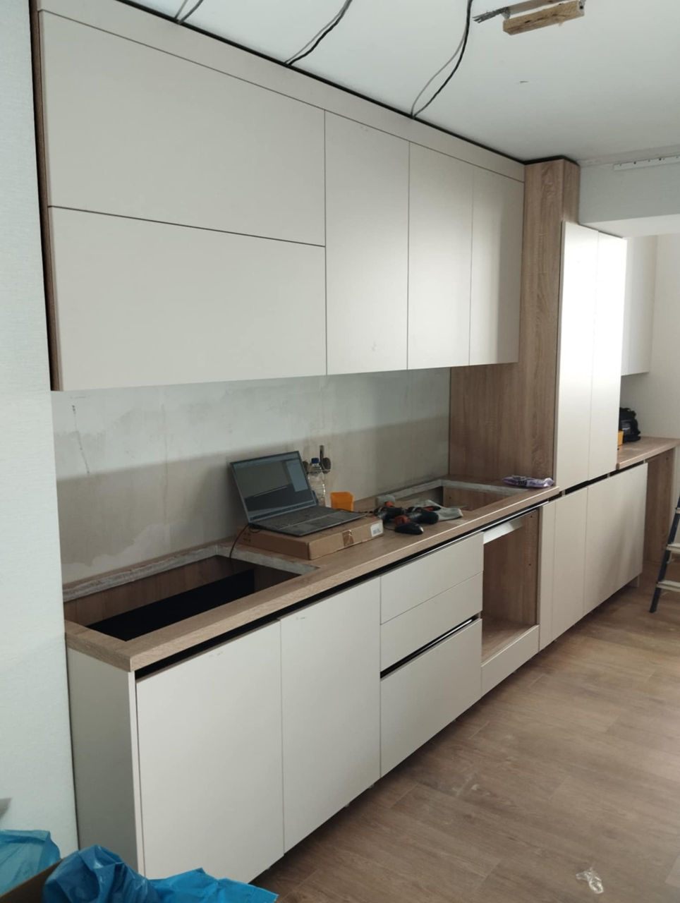 Montare mobila, asamblare, instalare mobila, dulapuri, mobila de birou, sau orice tip mobila! foto 6