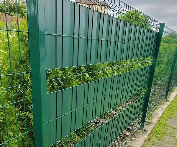 Bandă de plastic pentru gard. foto 9