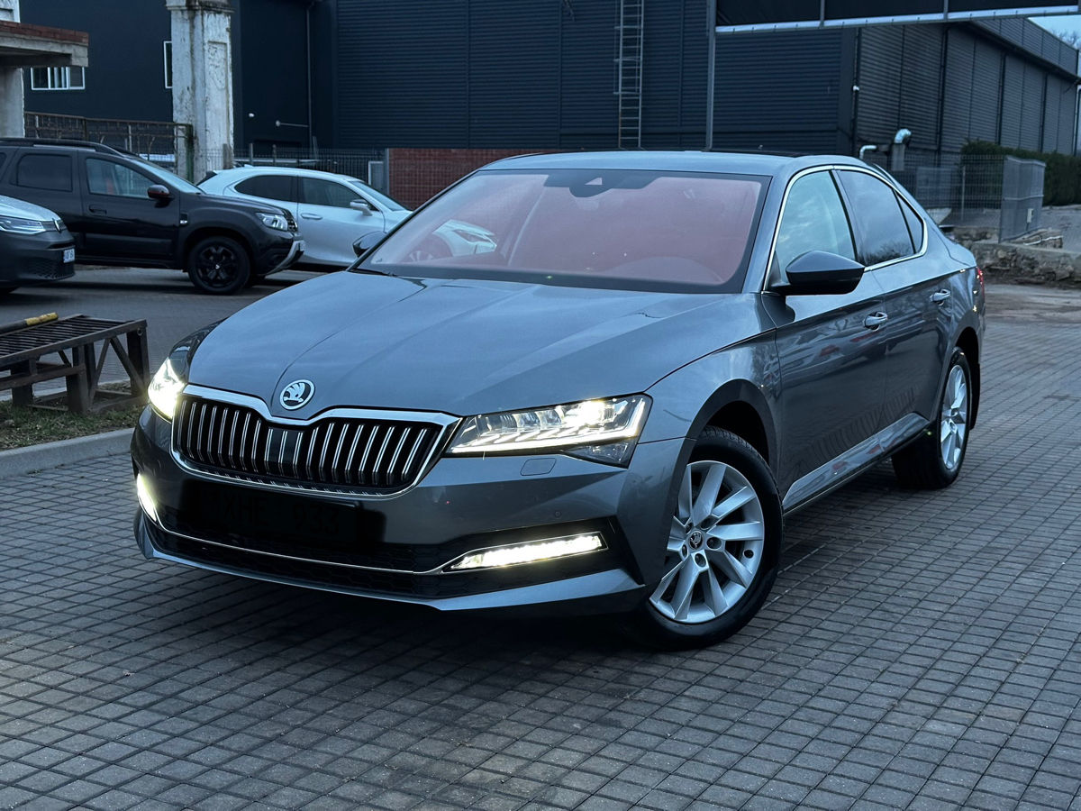 Skoda Superb foto 2