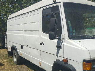 Mercedes 811D фото 0