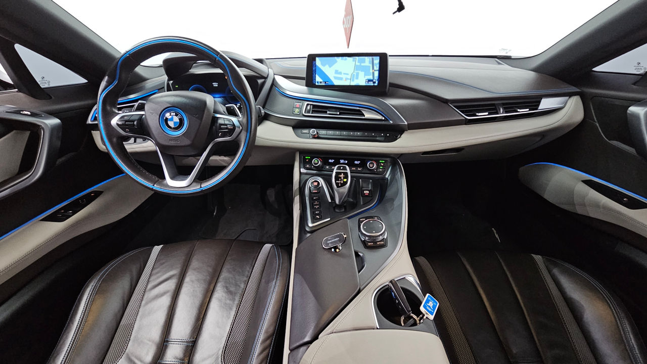 BMW i8 фото 5
