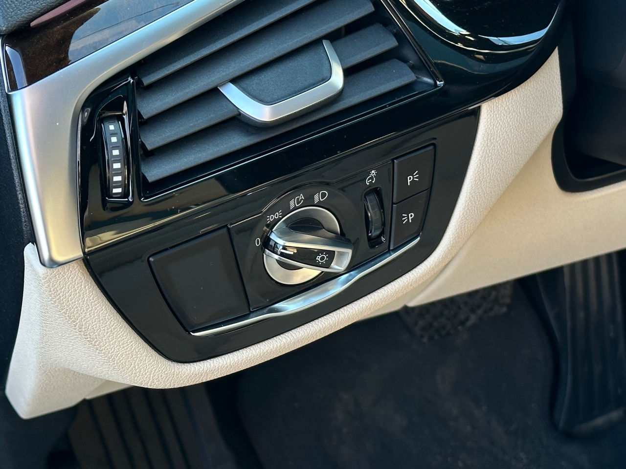 BMW 5 Series foto 7