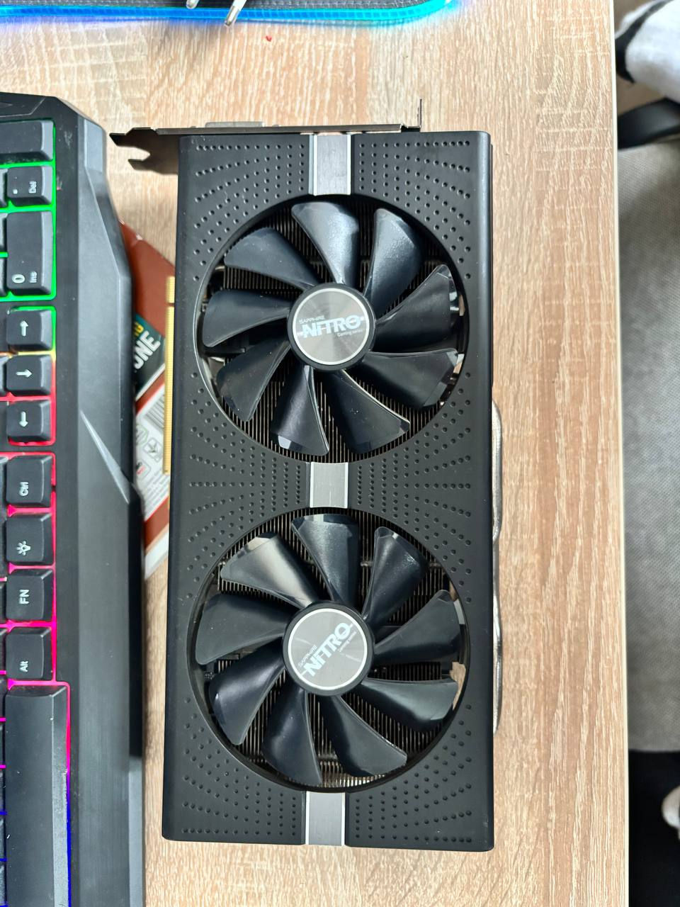Продам Видеокарту Radeon Rx Sapphire Nitro 580 4 Gb
