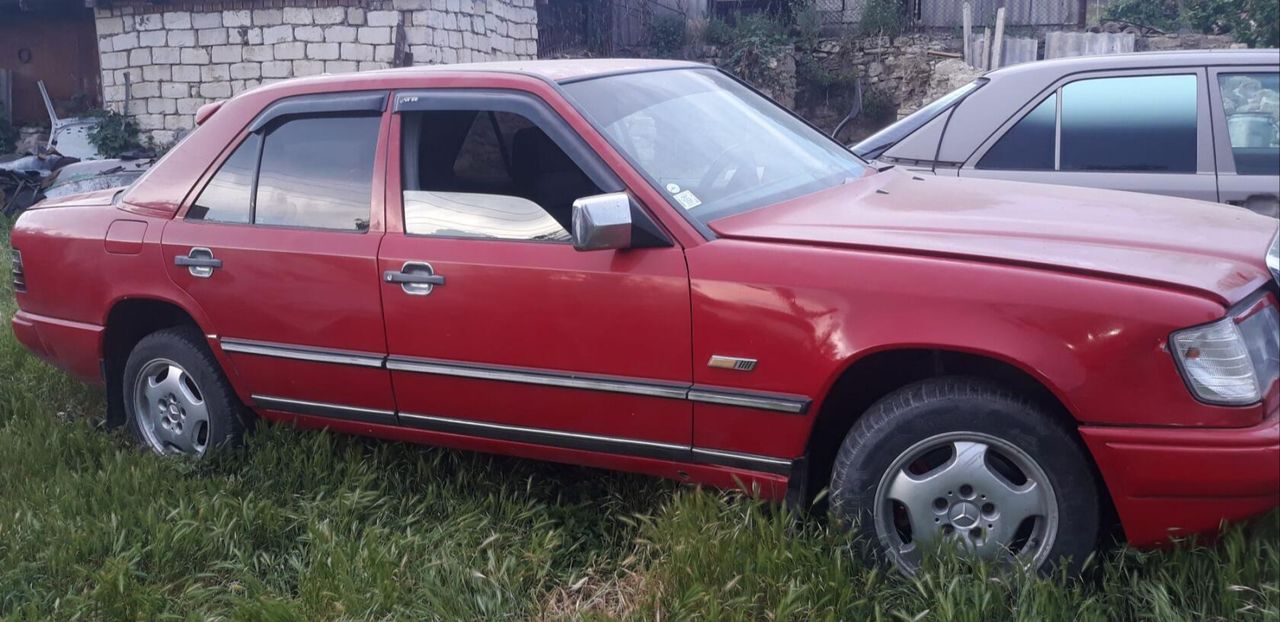 Mercedes E Class foto 2