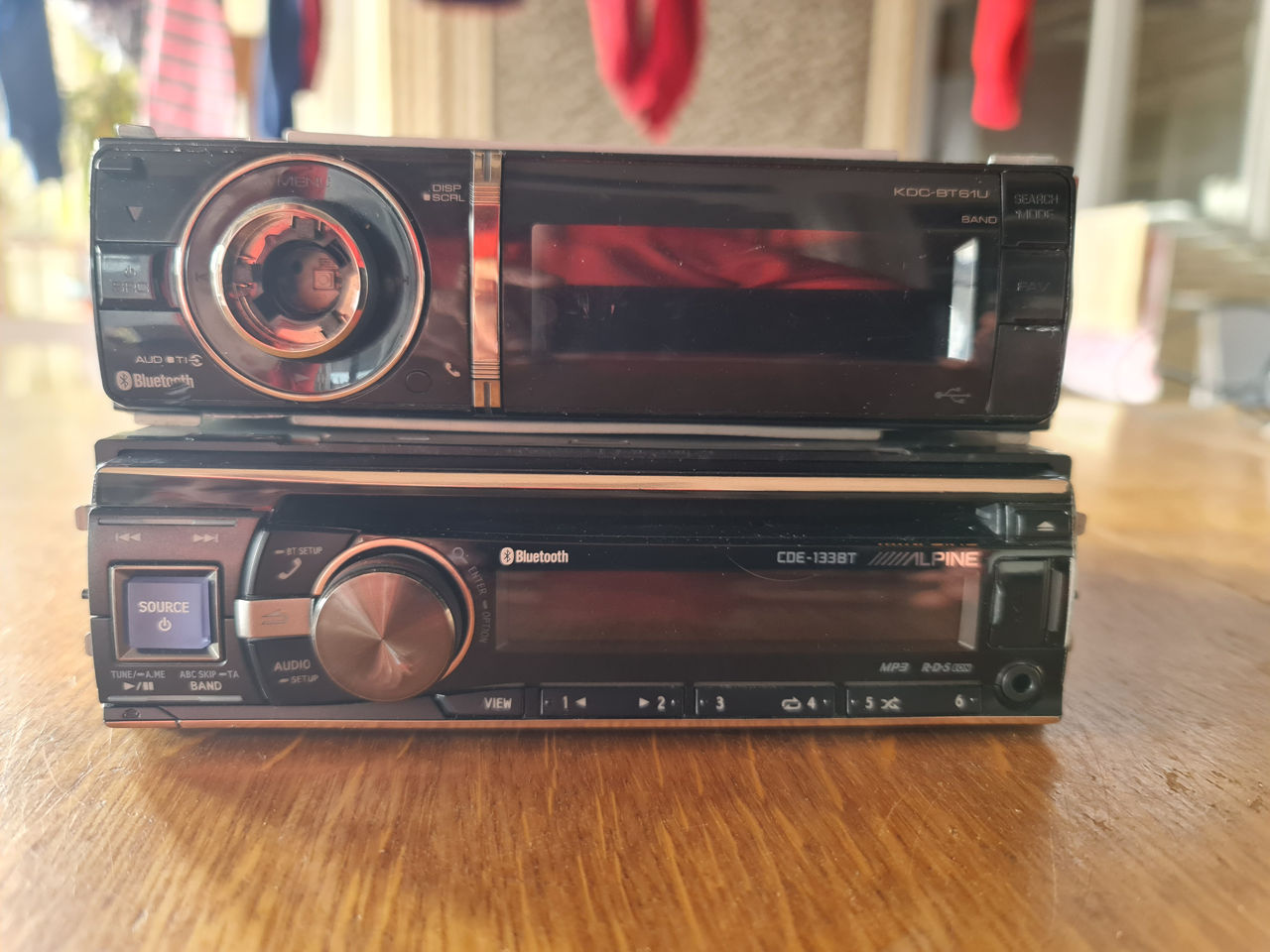 Alpine cde133bt и Kenwood kdcbt61u