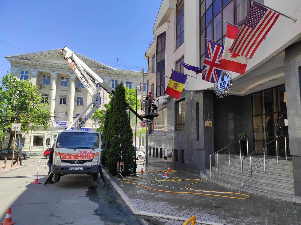 Spălare fatade, acoperis, la cladiri, oficii, case, etc! Aparat cu presiune + spalare manuala! foto 3