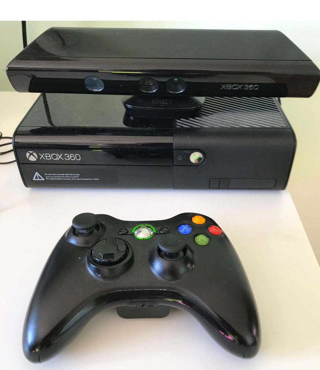 Продажа xbox s. Xbox 360 e. Приставка Xbox 360. Приставка кинект Xbox 360. Xbox 360 e кинект.