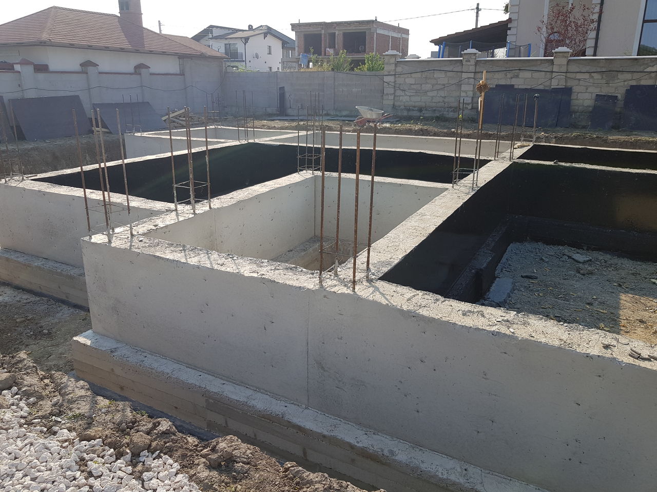 Construim case,Betonari,fundatii,case  individuale, garduri. foto 6