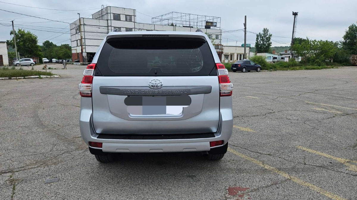 Toyota Land Cruiser Prado фото 6