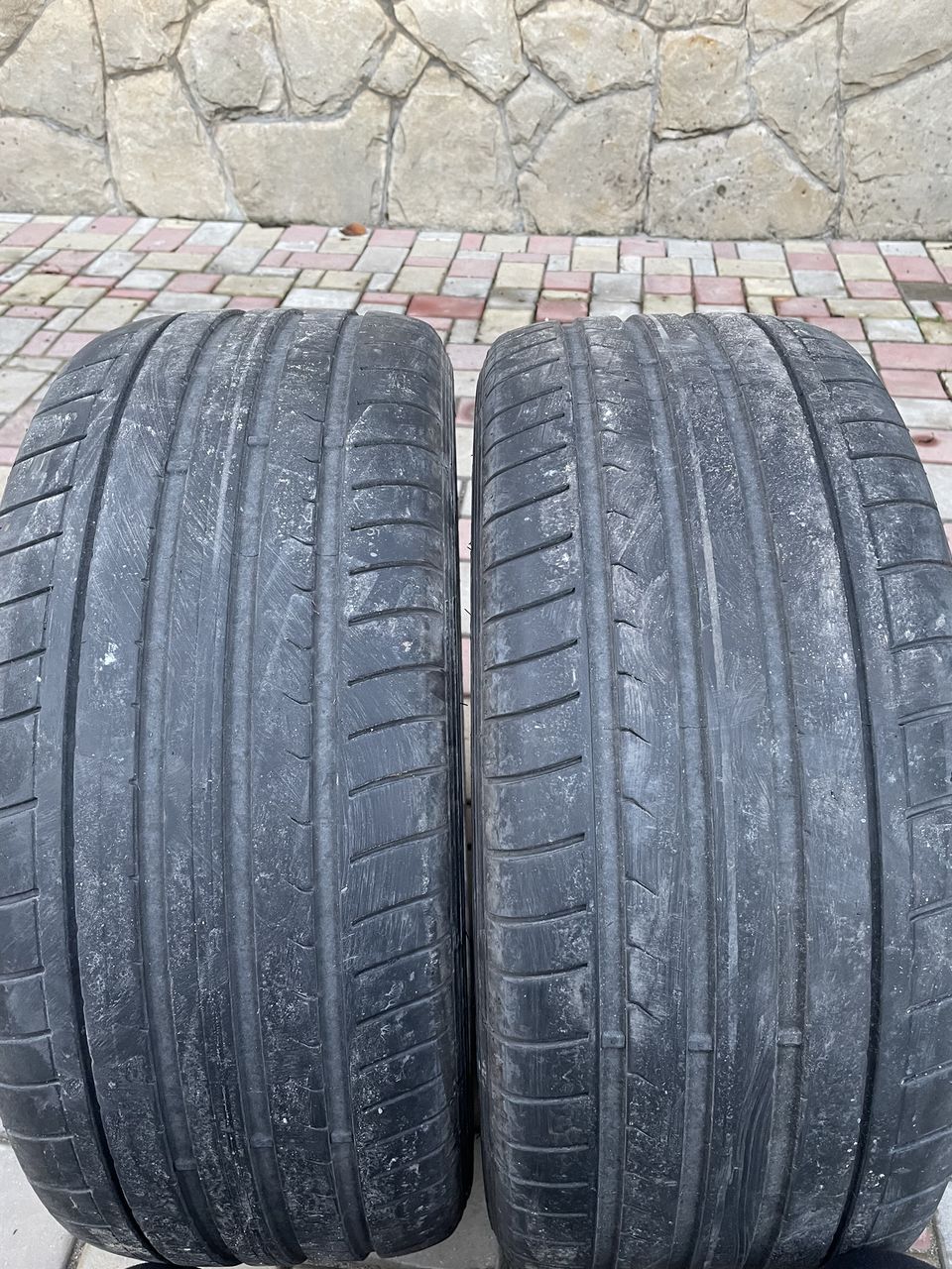 245/45 R19
