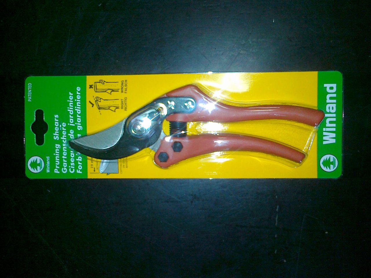 инструмент для подвязки виноградника