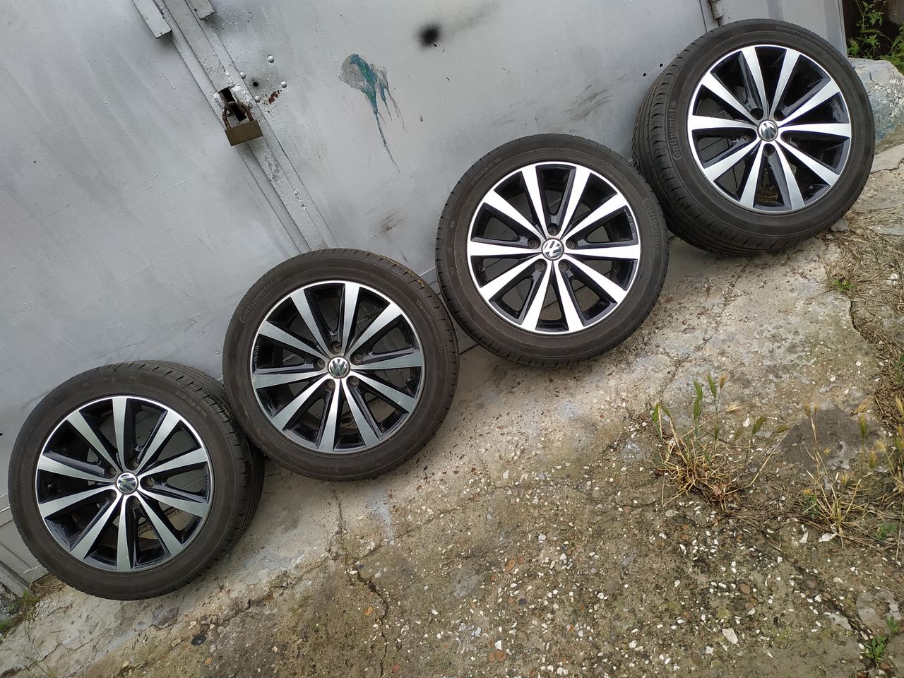 5/100r16 W.Polo Skoda Fabia Rapid . Prius. Шины(Continental)215/45r16.