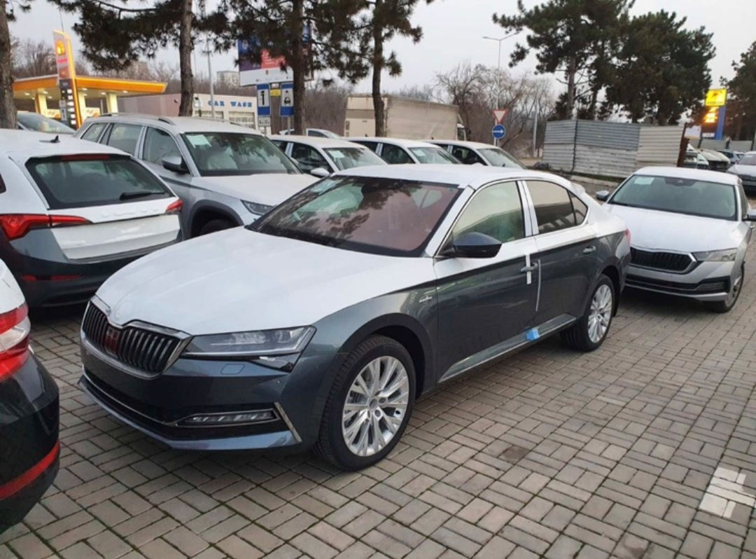 Skoda Superb foto 0